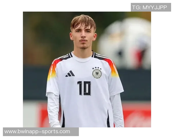 德天空记者称卡尔言论无伤拜仁网暴行为令人感到荒唐可笑 德天空记者称卡尔言论无伤拜仁网暴行为令人感到荒唐可笑