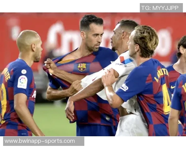 麦克阿瑟精彩突破连过数人恩加德乌因战术犯规被黄牌警告